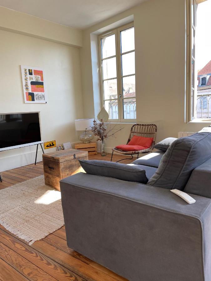 Appartement Au Coeur Du Centre Historique Avallon Buitenkant foto