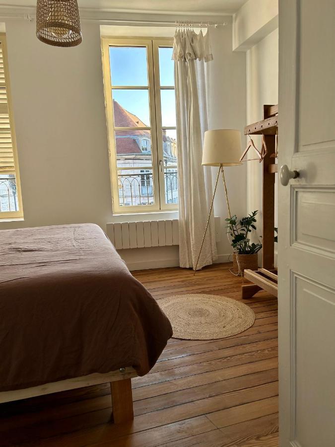 Appartement Au Coeur Du Centre Historique Avallon Buitenkant foto